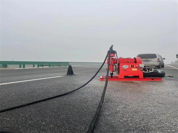 阆中马路路基路面开裂下沉注浆加固灌浆